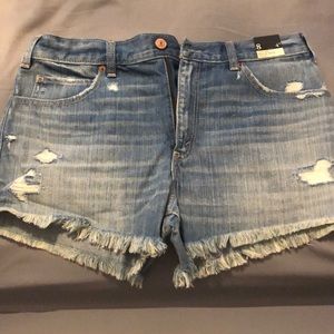 Abercrombie and Fitch 4 inch high rise short sz8